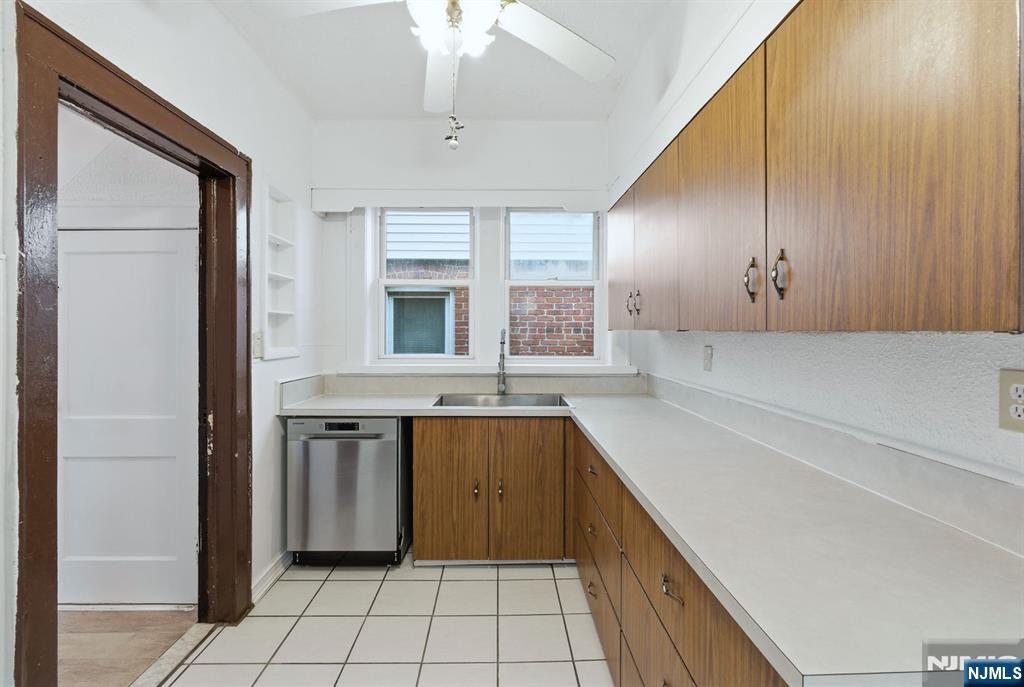 44 Malcolm Avenue Garfield, NJ 07026 - Photo 12 of 50