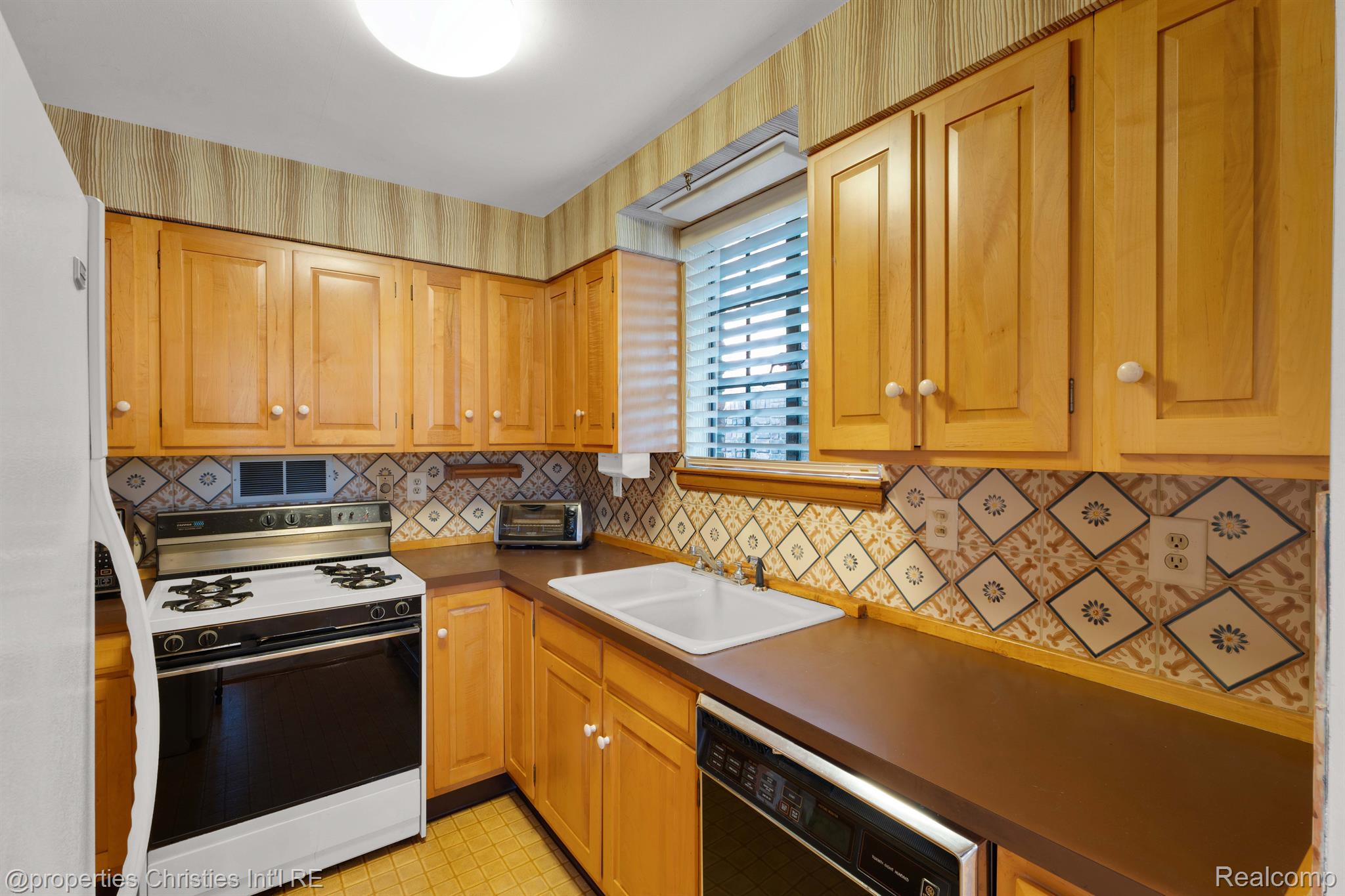 20150 Lichfield Road Detroit, MI 48221 - Photo 14 of 51 Gallery Image 14