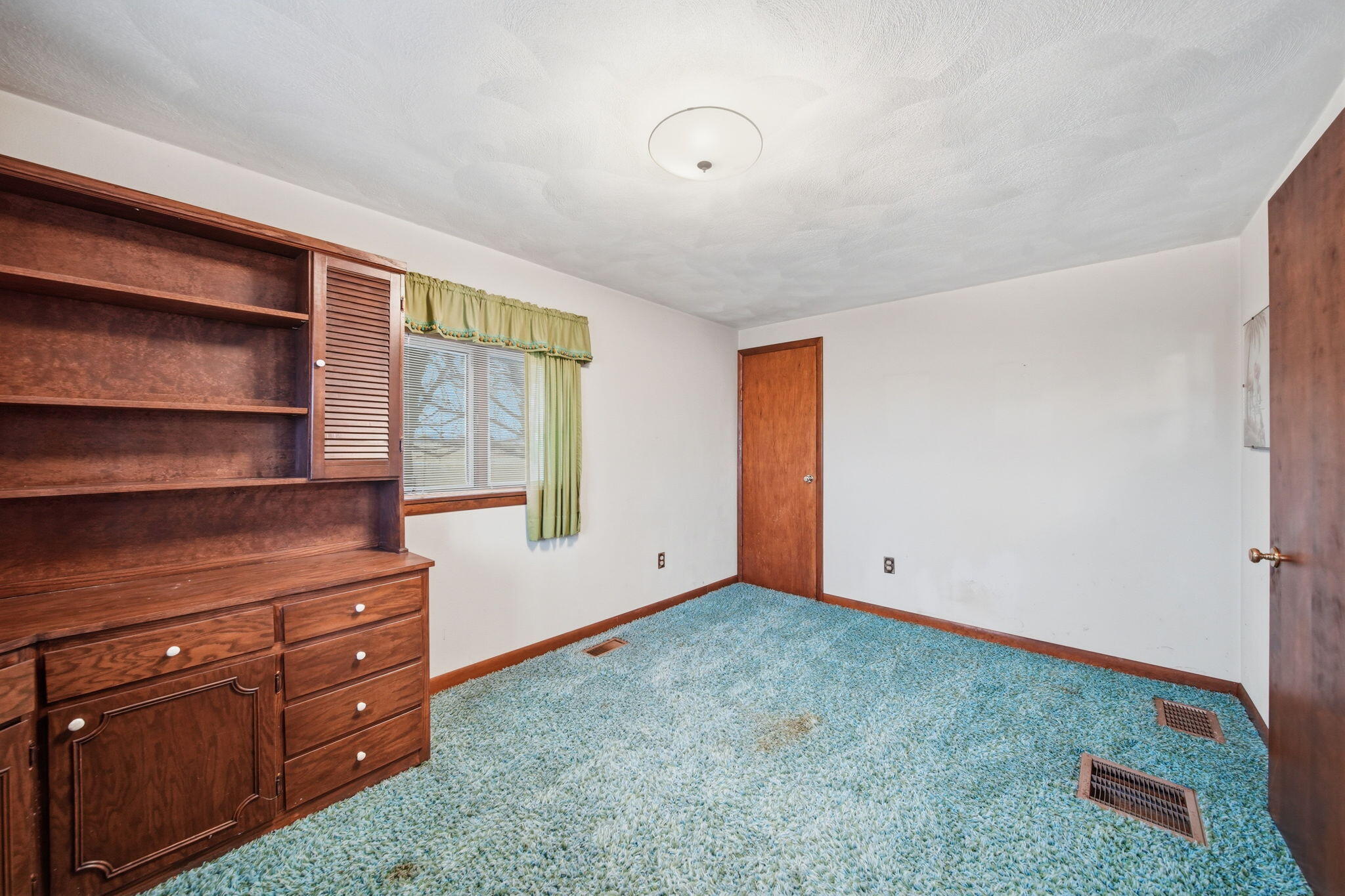 14940 Medina Road Hudson, MI 49247 - Photo 18 of 60 Bedroom 2