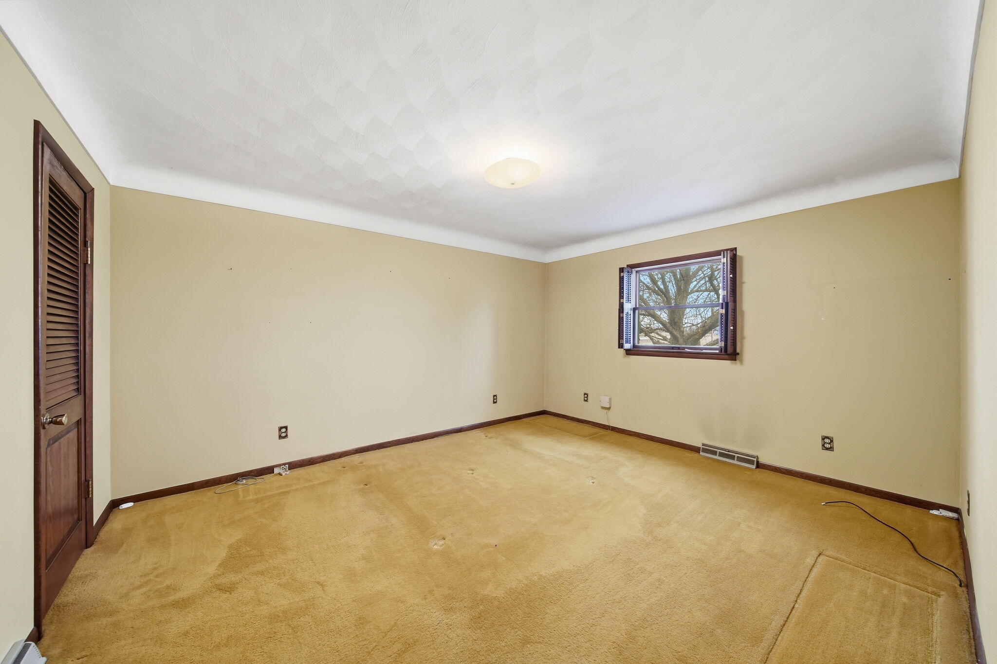 14940 Medina Road Hudson, MI 49247 - Photo 19 of 60 Bedroom 1