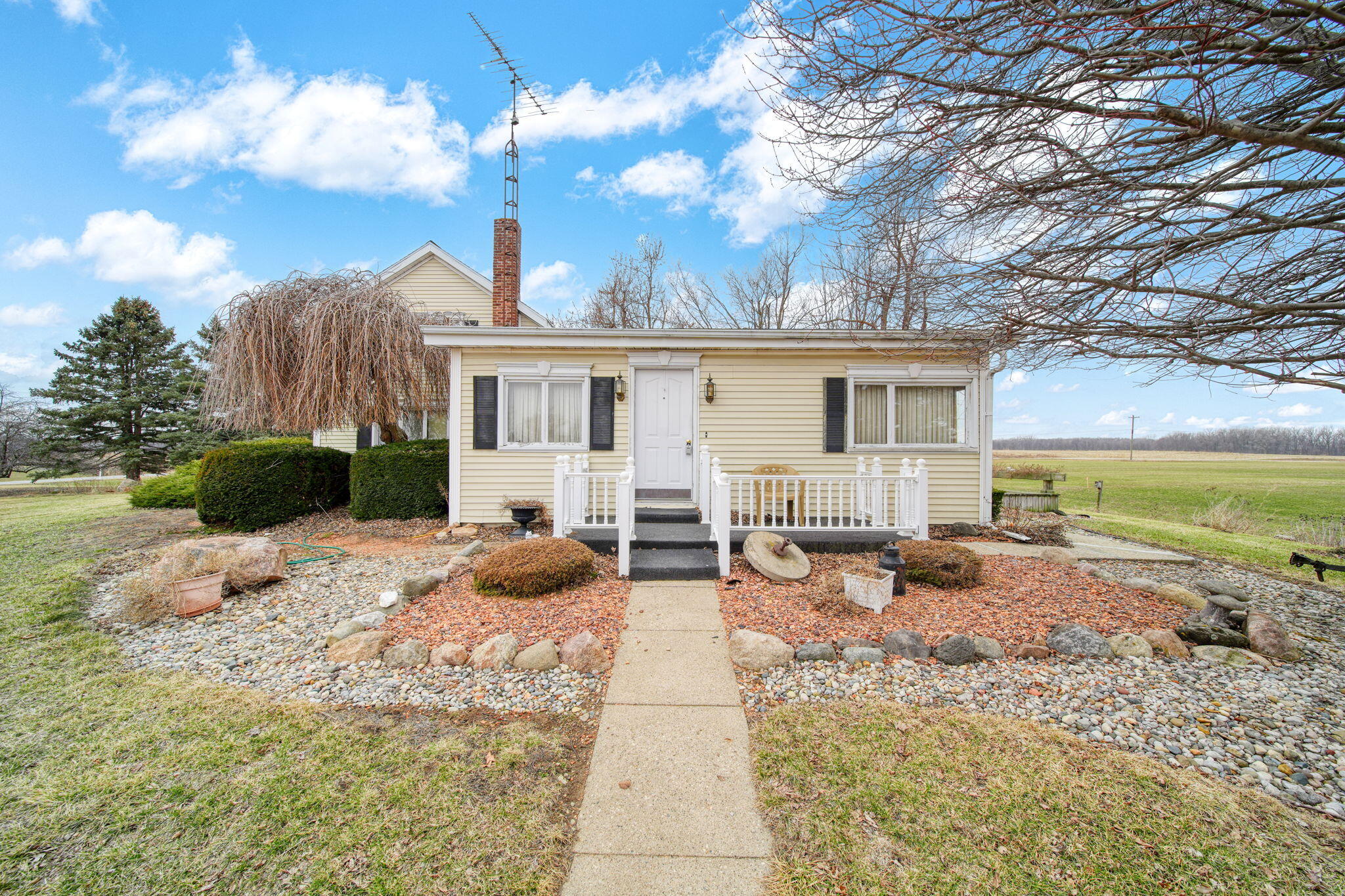 14940 Medina Road Hudson, MI 49247 - Photo 30 of 60 side