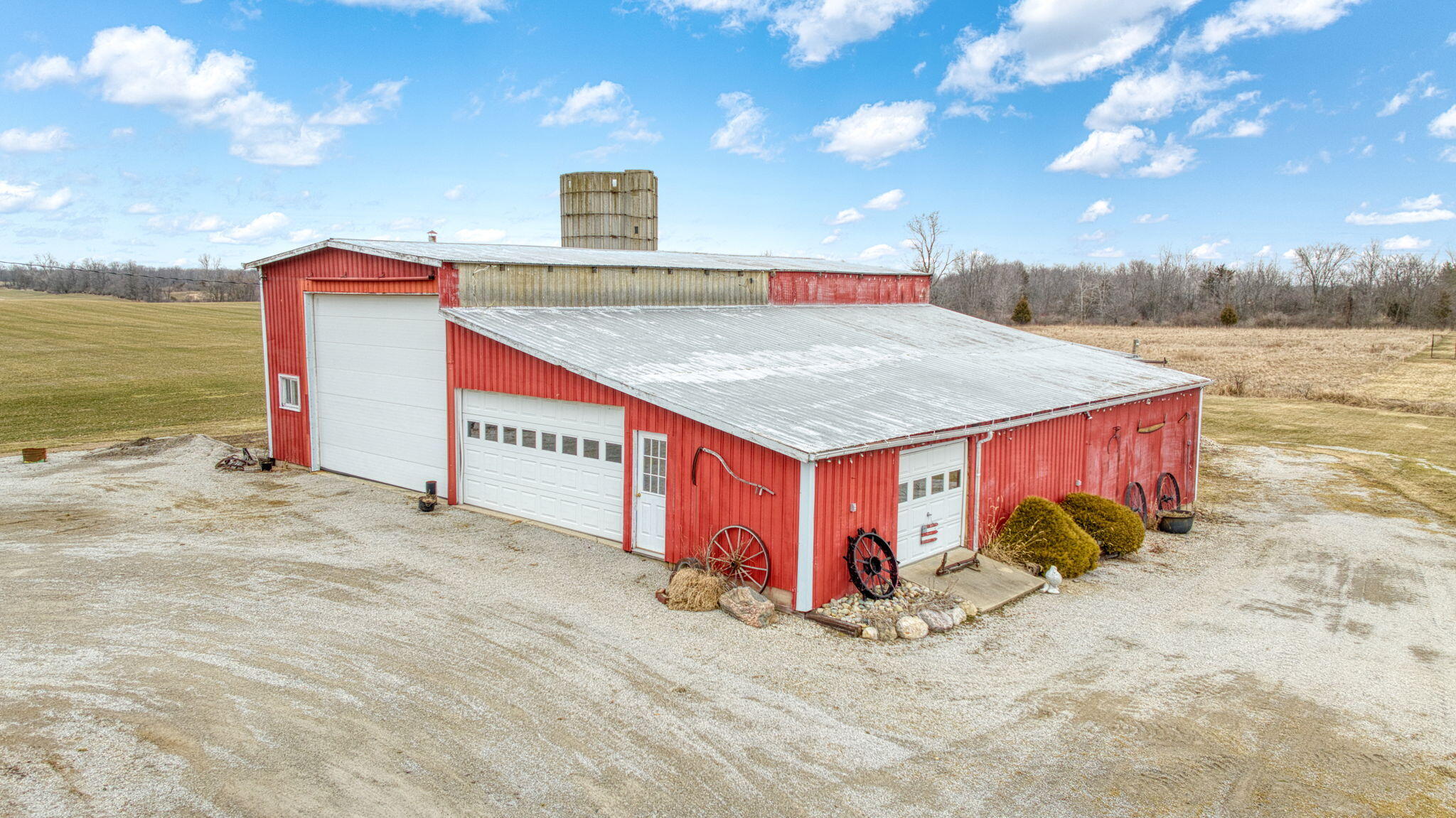 14940 Medina Road Hudson, MI 49247 - Photo 3 of 60 Barn