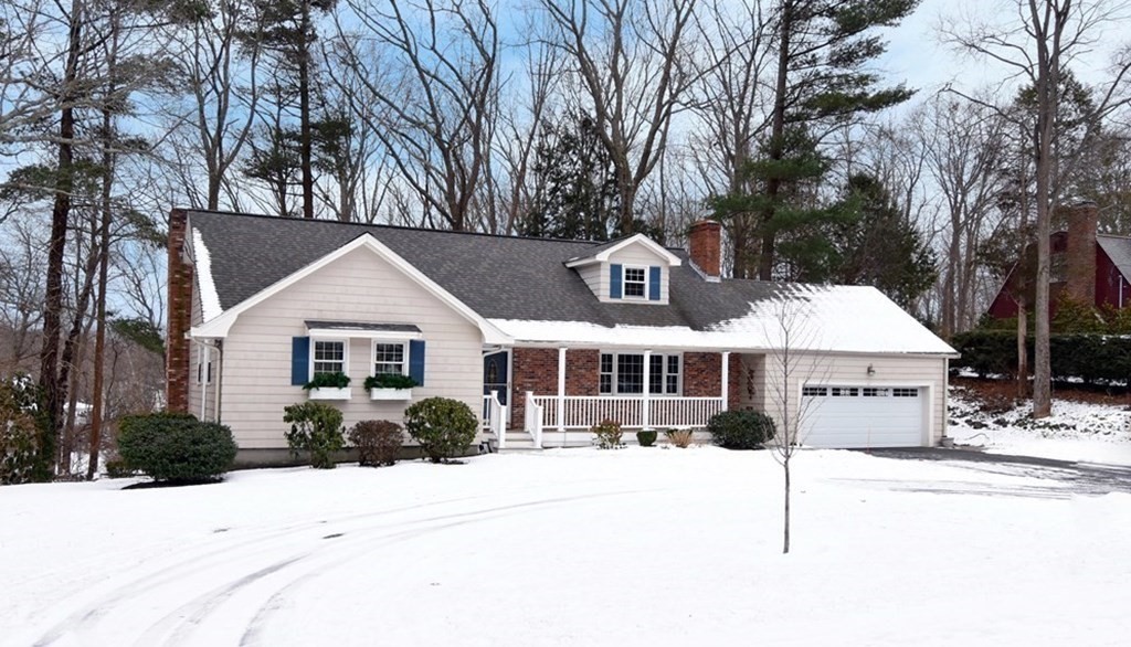 17 Rockland Road Danvers, MA 01923 - Photo 1 of 38 Gallery Image 1