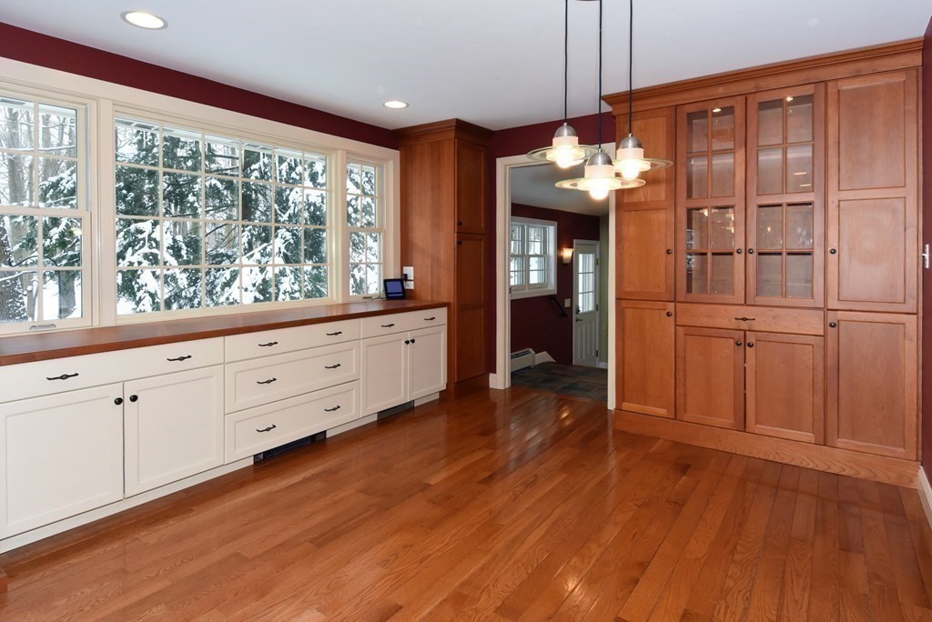 17 Rockland Road Danvers, MA 01923 - Photo 11 of 38 Gallery Image 11