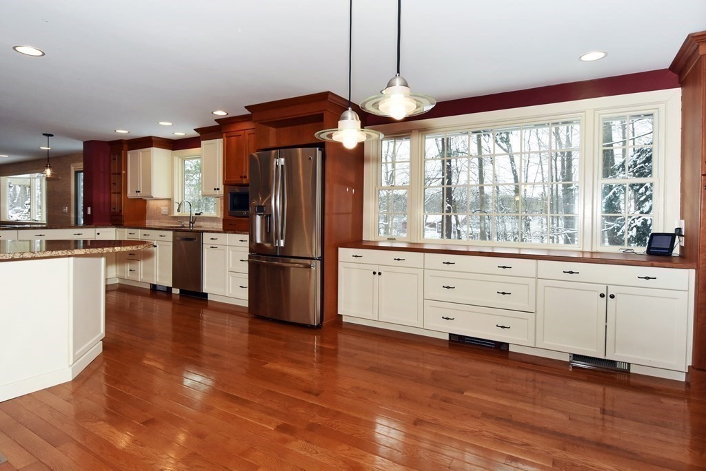 17 Rockland Road Danvers, MA 01923 - Photo 12 of 38 Gallery Image 12
