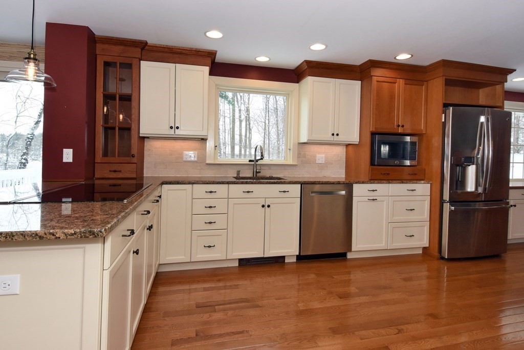 17 Rockland Road Danvers, MA 01923 - Photo 15 of 38 Gallery Image 15