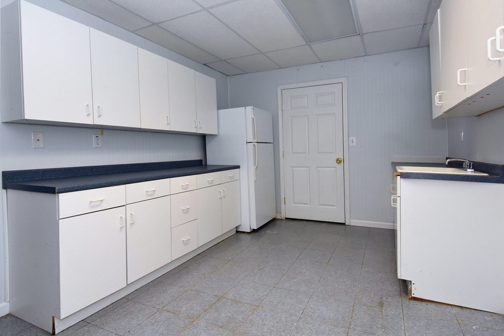 17 Rockland Road Danvers, MA 01923 - Photo 32 of 38 Gallery Image 32