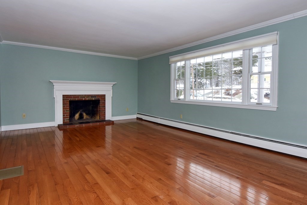 17 Rockland Road Danvers, MA 01923 - Photo 5 of 38 Gallery Image 5