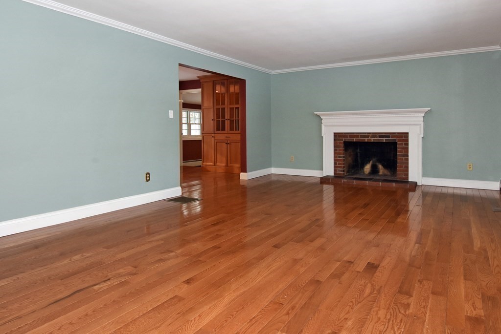 17 Rockland Road Danvers, MA 01923 - Photo 6 of 38 Gallery Image 6