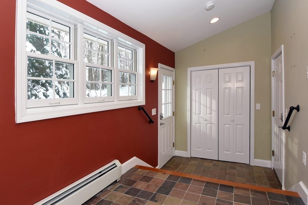 17 Rockland Road Danvers, MA 01923 - Photo 8 of 38 Gallery Image 8