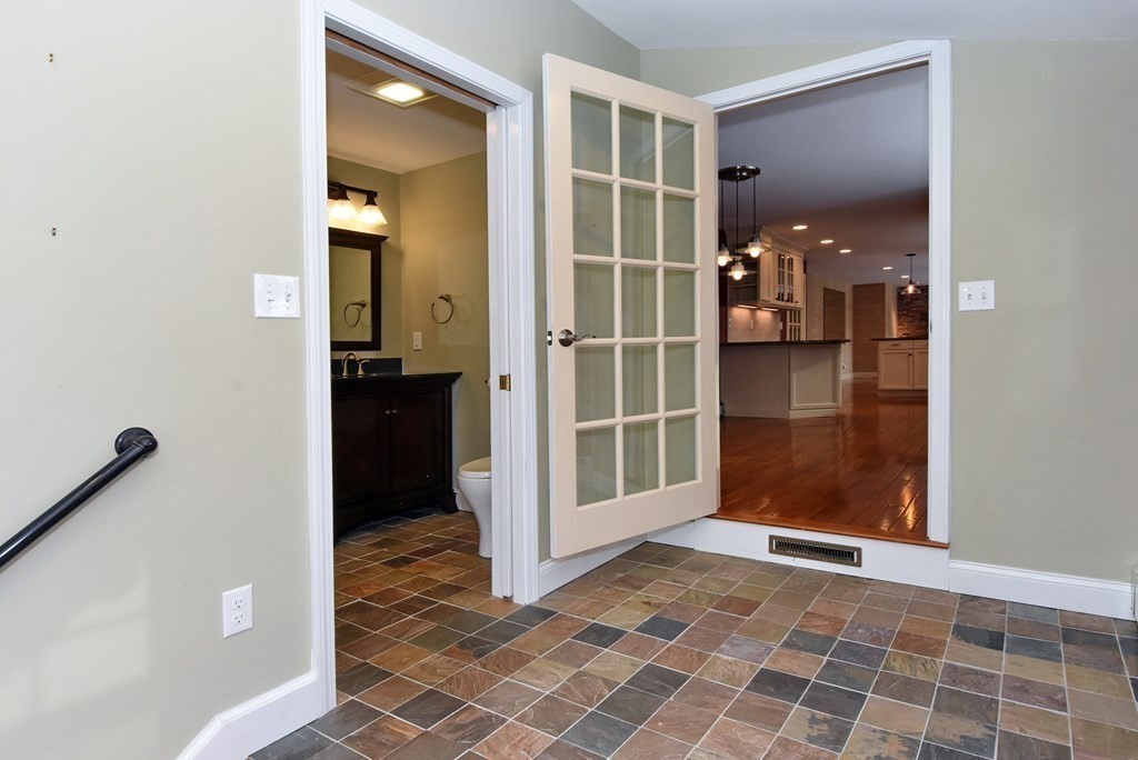 17 Rockland Road Danvers, MA 01923 - Photo 10 of 38 Gallery Image 10