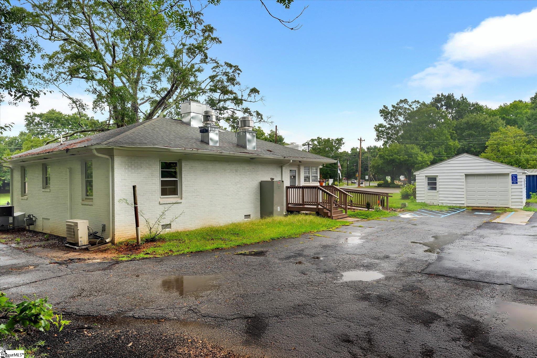 323 West Georgia Road Simpsonville, SC 29681 - Photo 24 of 28