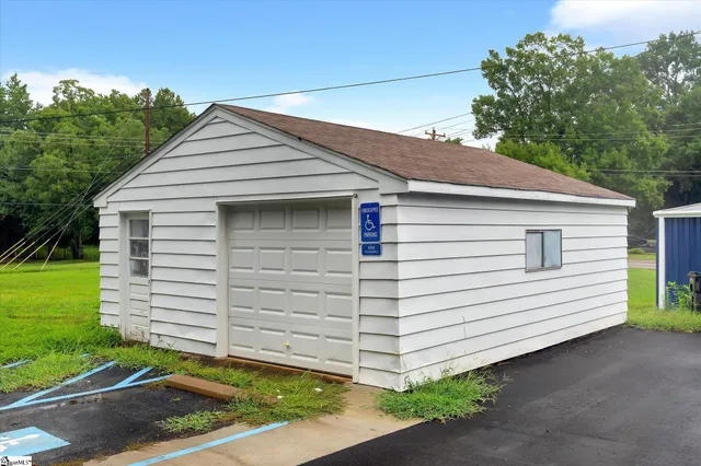 $5,400 | 323 West Georgia Road, Simpsonville, SC 29681