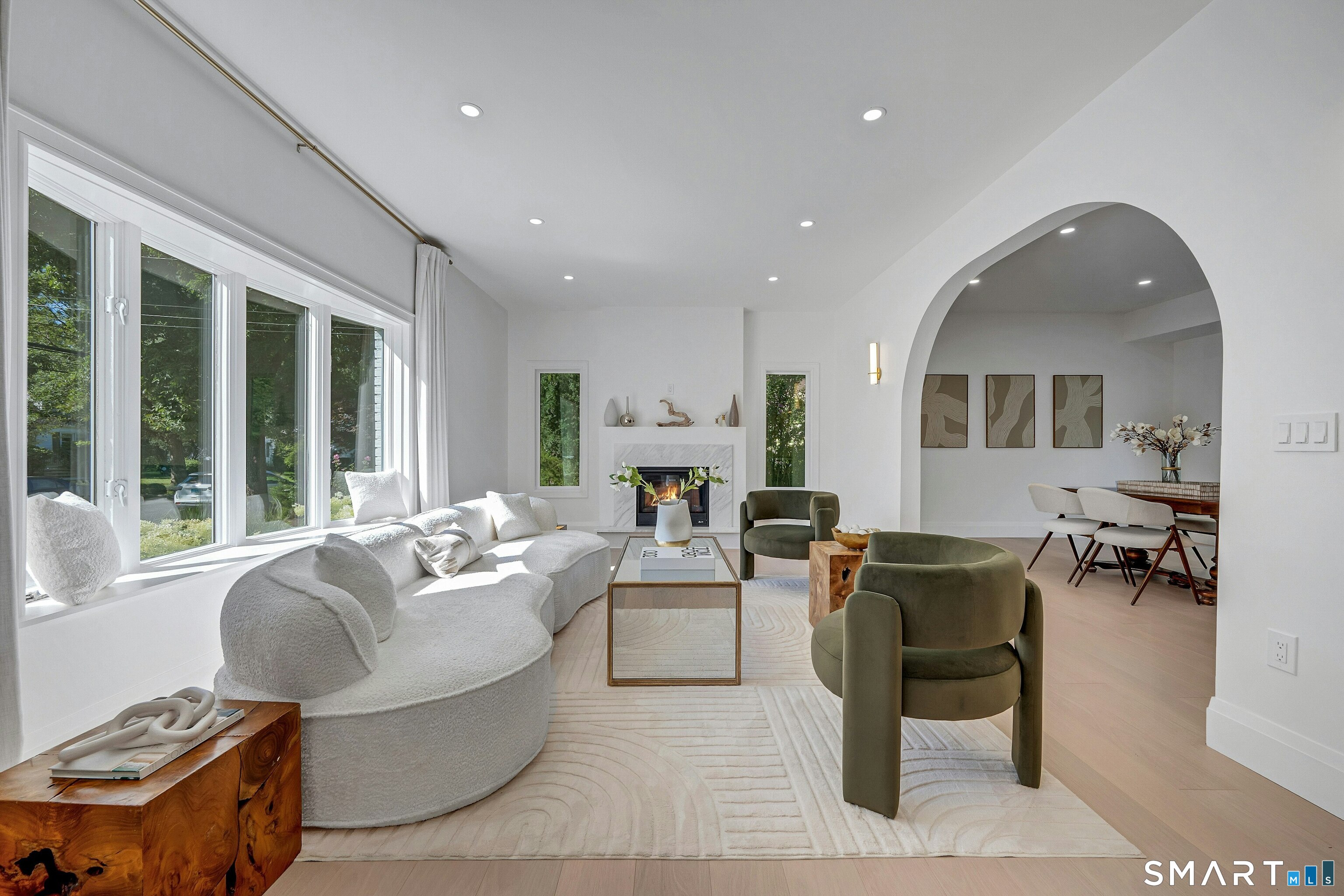 37 Mary Lane Greenwich, CT 06878 - Photo 4 of 36 Gallery Image 4