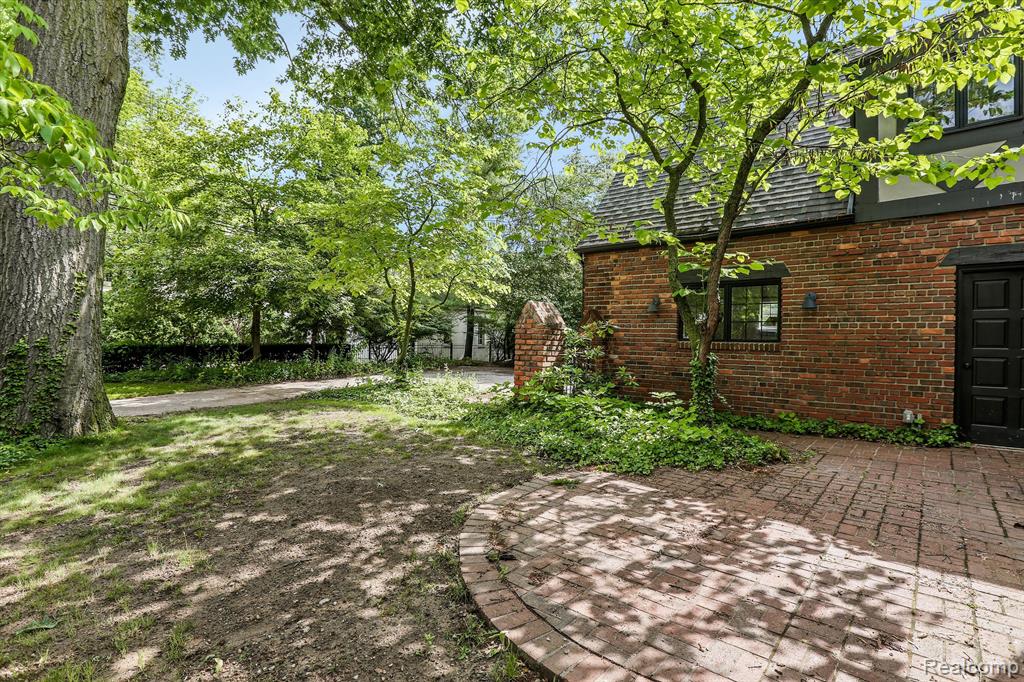 815 Rivenoak Street Birmingham, MI 48009 - Photo 53 of 57