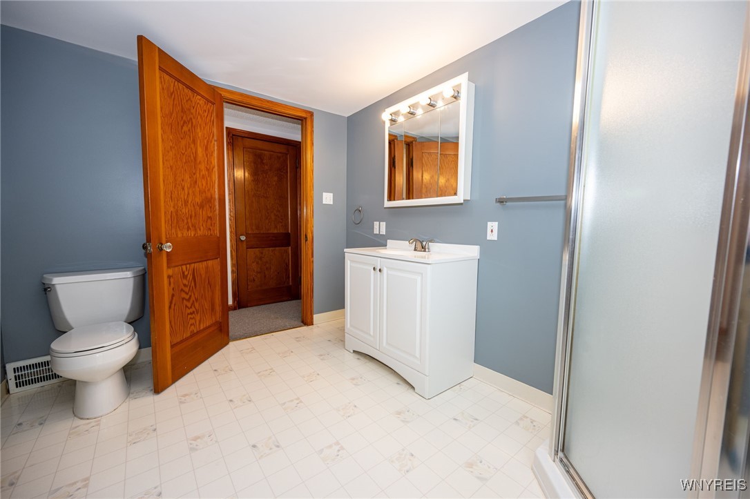 7559 Erie Road Evans, NY 14047 - Photo 25 of 41 2nd Floor Bath