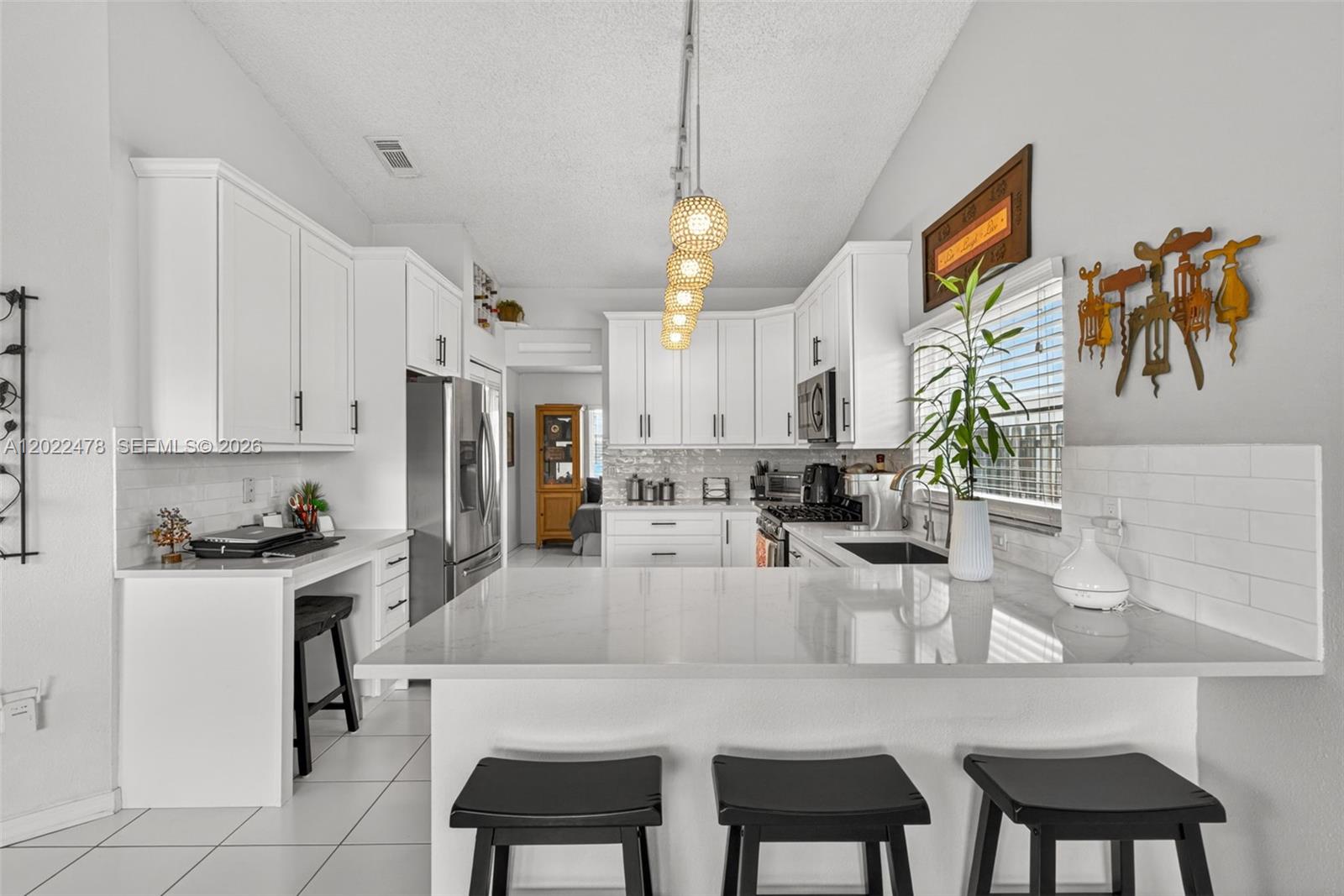 15891 Southwest 84th Street Miami, FL 33193 - Photo 5 of 65