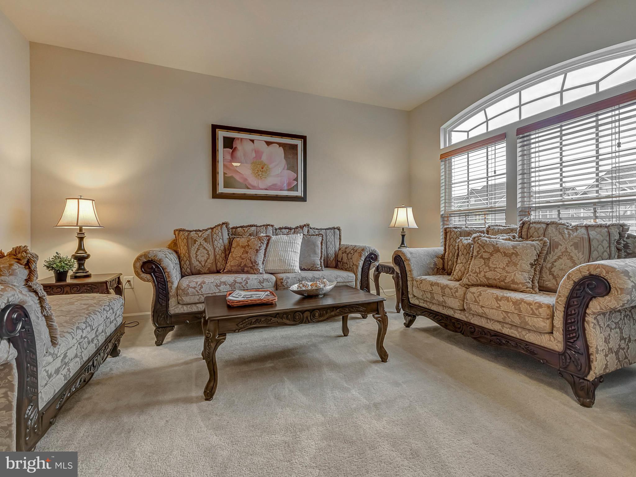 9159 Bealls Farm Road Frederick, MD 21704 - Photo 3 of 30 Light-filled family room.