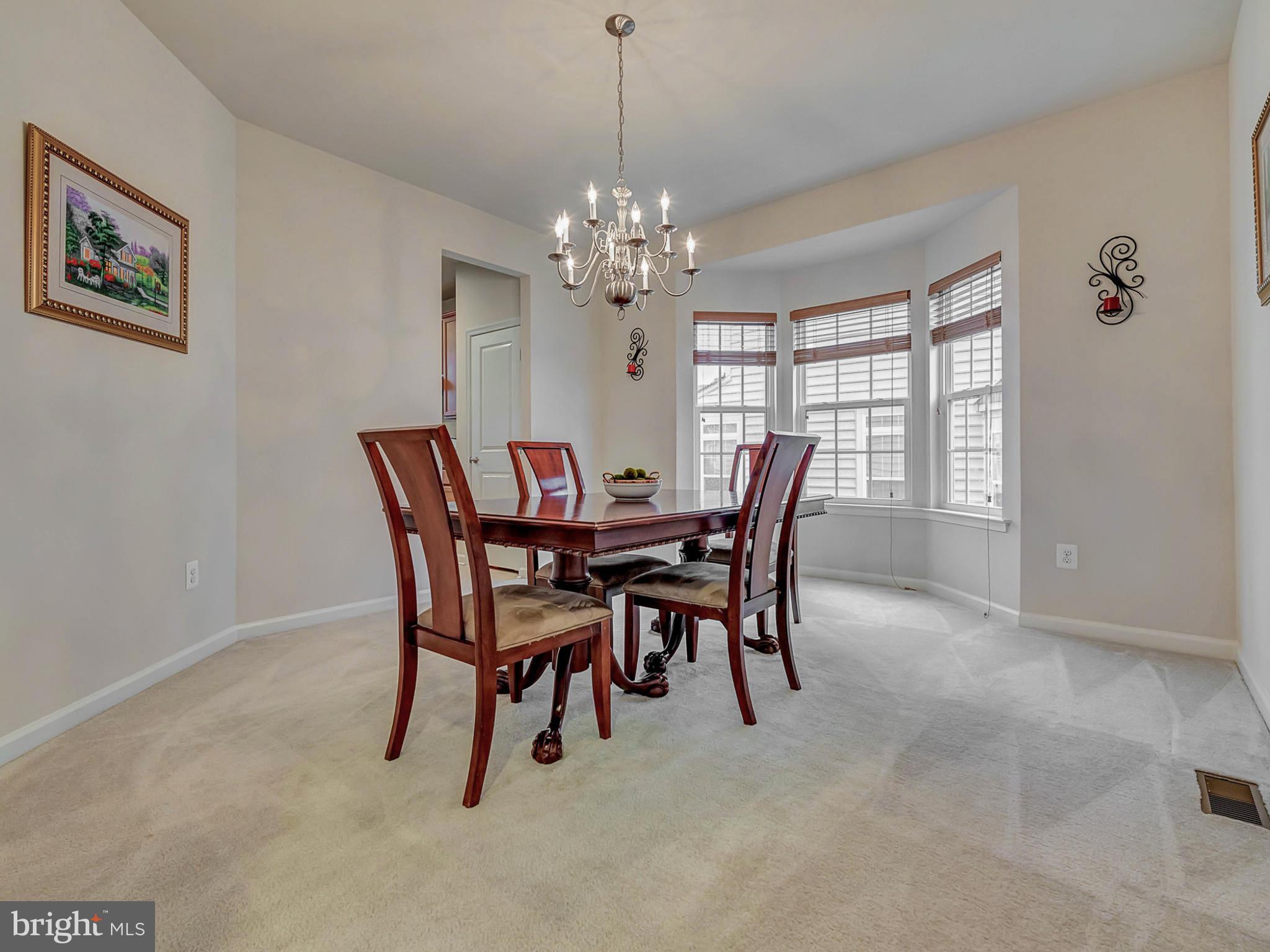 9159 Bealls Farm Road Frederick, MD 21704 - Photo 10 of 30 Large dining room with bay window!