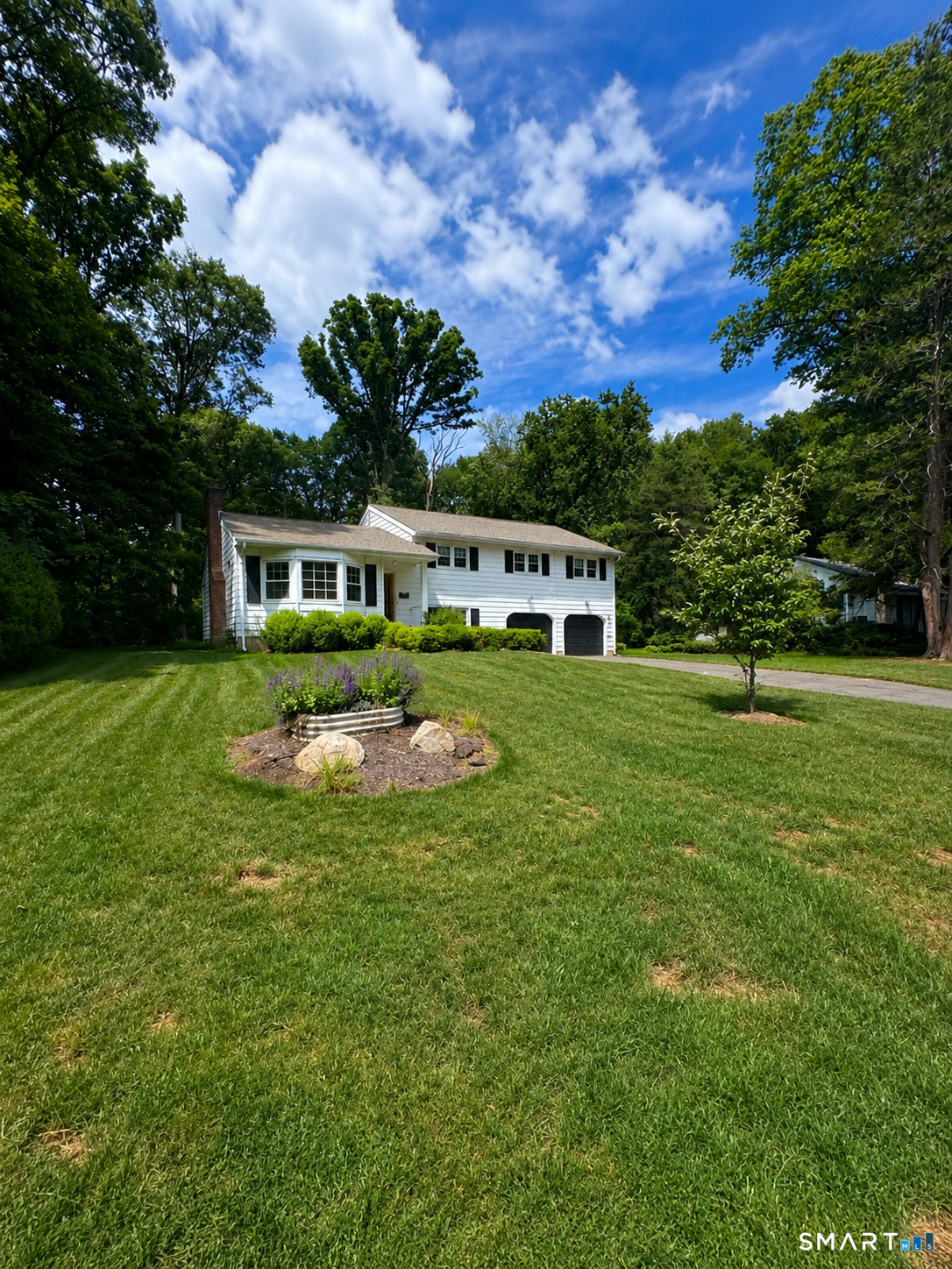 122 Berrian Road Stamford, CT 06905 - Photo 1 of 6