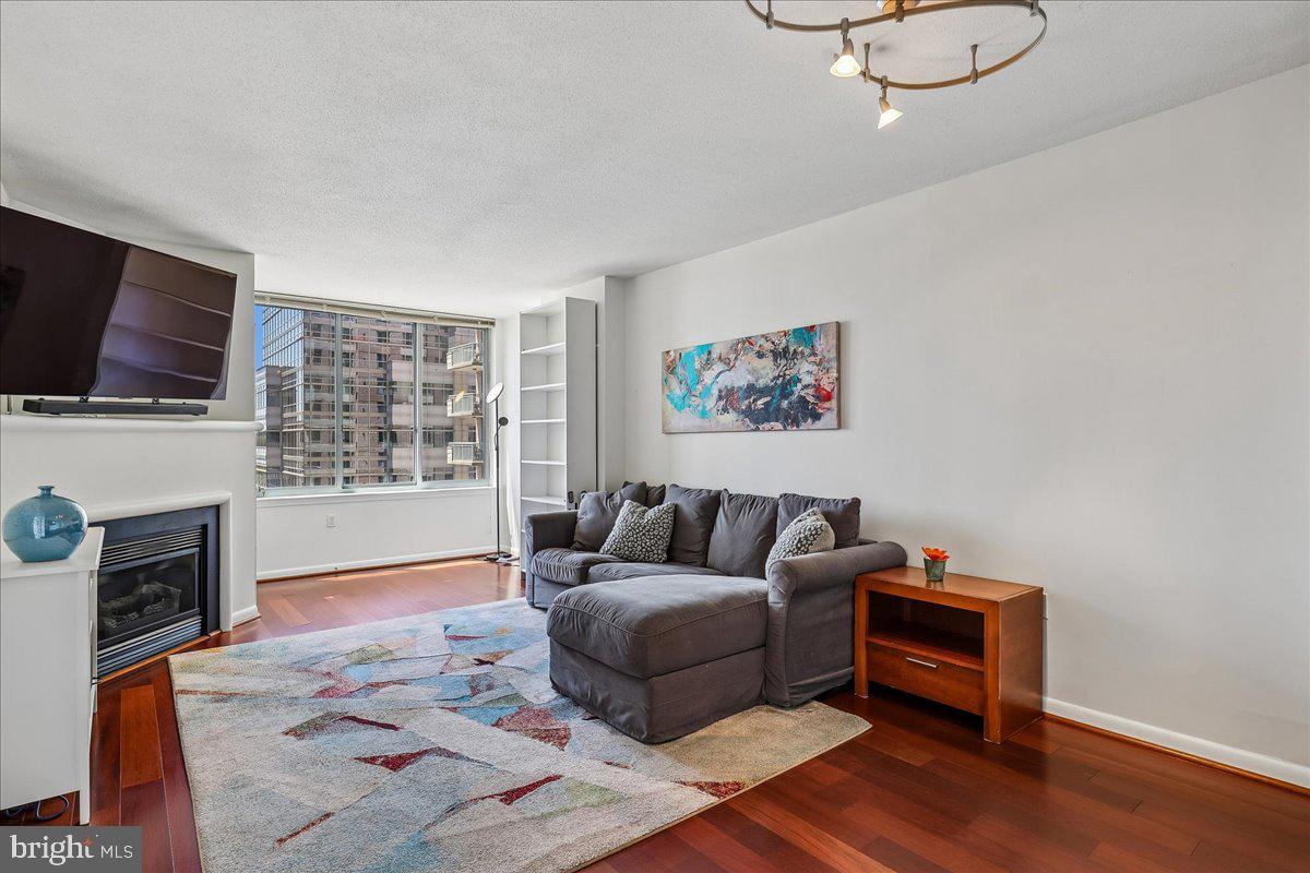 851 North Glebe Road, Unit 1003 Arlington, VA 22203 - Photo 2 of 73