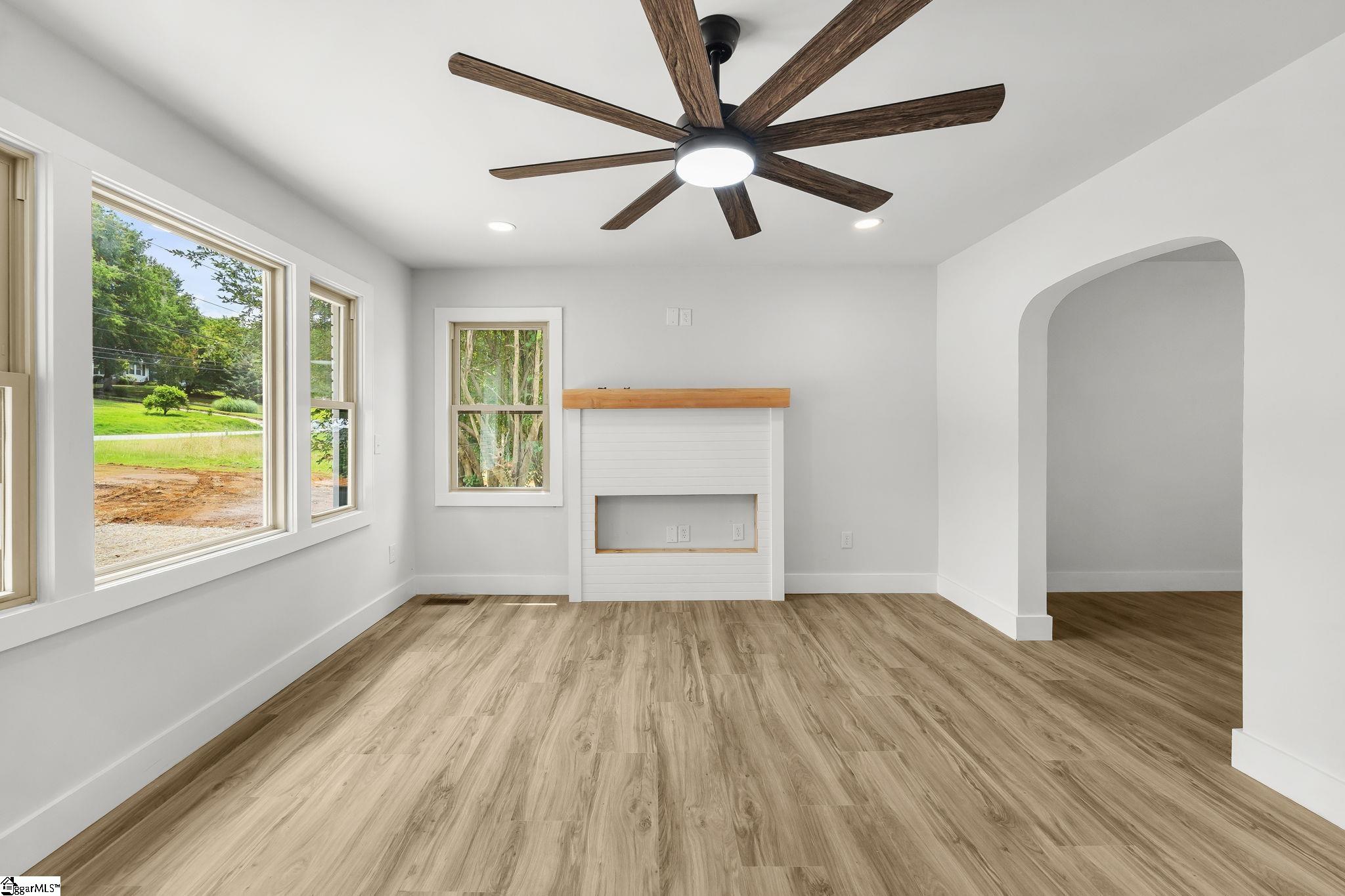5497 Old Buncombe Road Greenville, SC 29609 - Photo 6 of 50