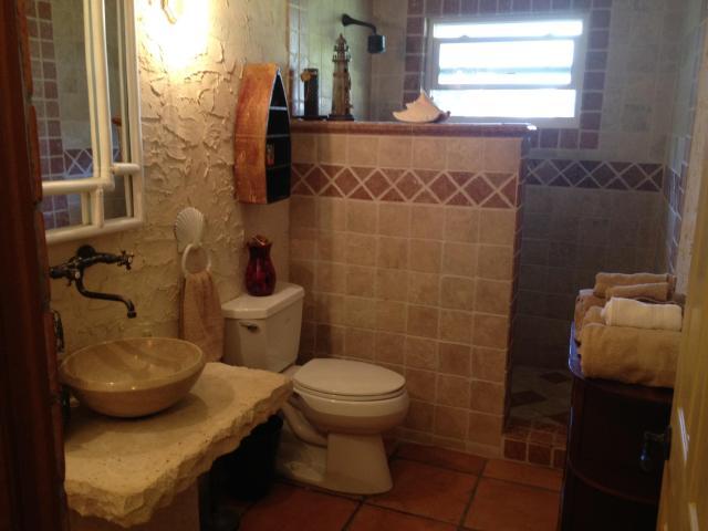 904 Pompano Drive Jupiter, FL 33458 - Photo 19 of 23 Pompano Guest Bath