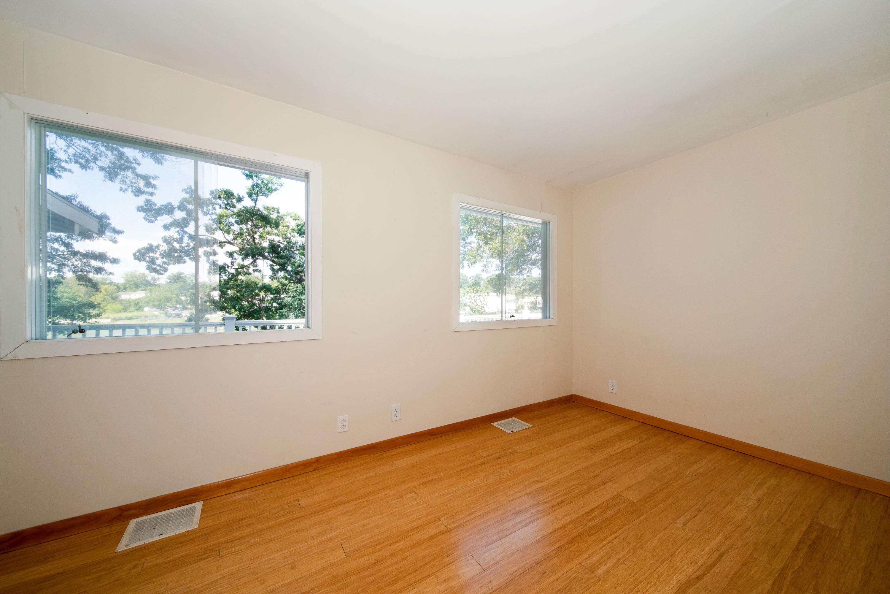 30 Splitrock Road Norwalk, CT 06854 - Photo 8 of 19 an empty room with a window