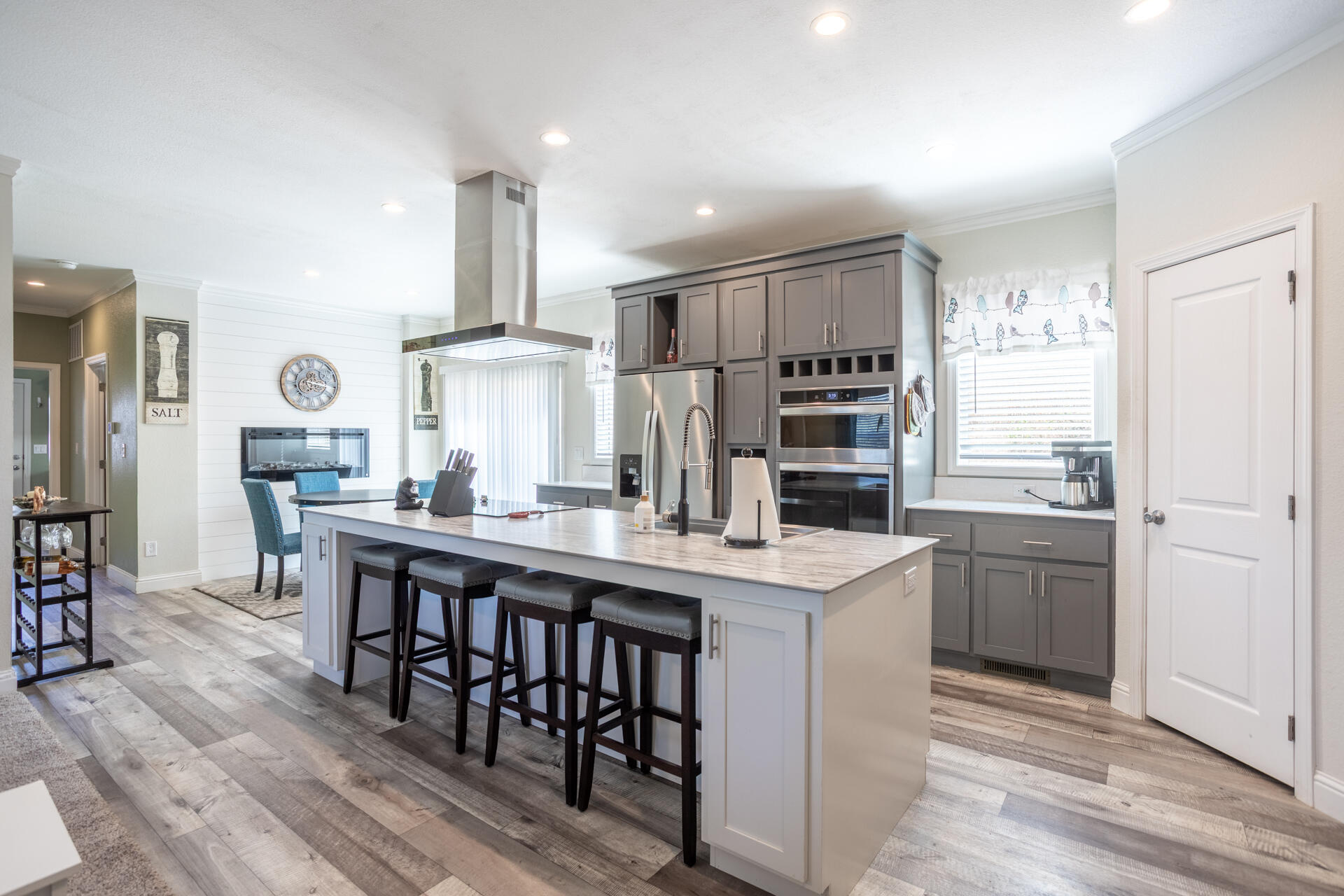 13582 Echo Hill Road Redding, CA 96003 - Photo 8 of 40 Kitchen