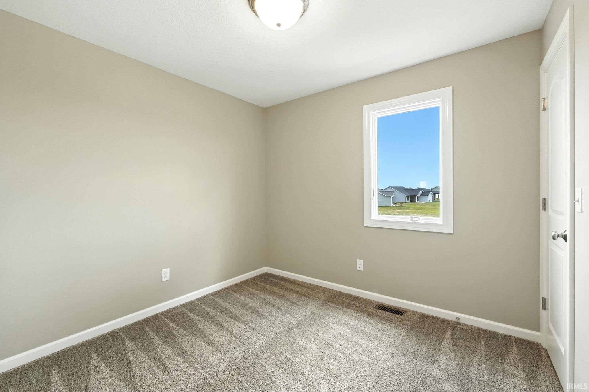 885 Zenos Boulevard Fort Wayne, IN 46818 - Photo 32 of 36