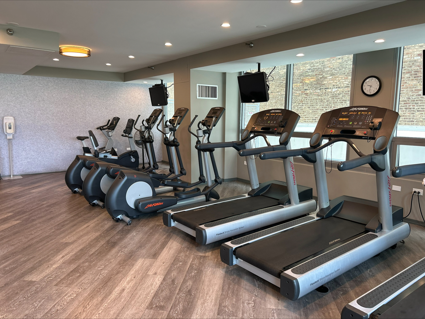 701 South Wells Street, Unit 1804 Chicago, IL 60607 - Photo 14 of 20