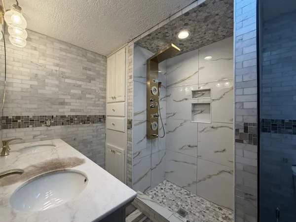 $224,900 | 23 Greenridge Drive, Decatur, IL 62526