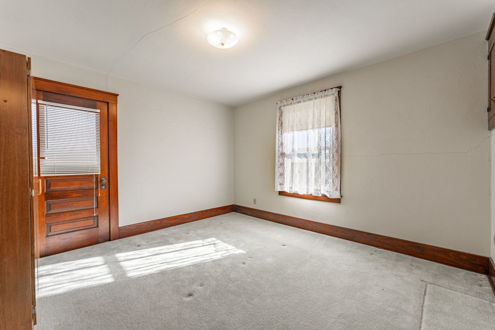 26944 Esmond Road Malta, IL 60150 - Photo 28 of 48 an empty room with windows