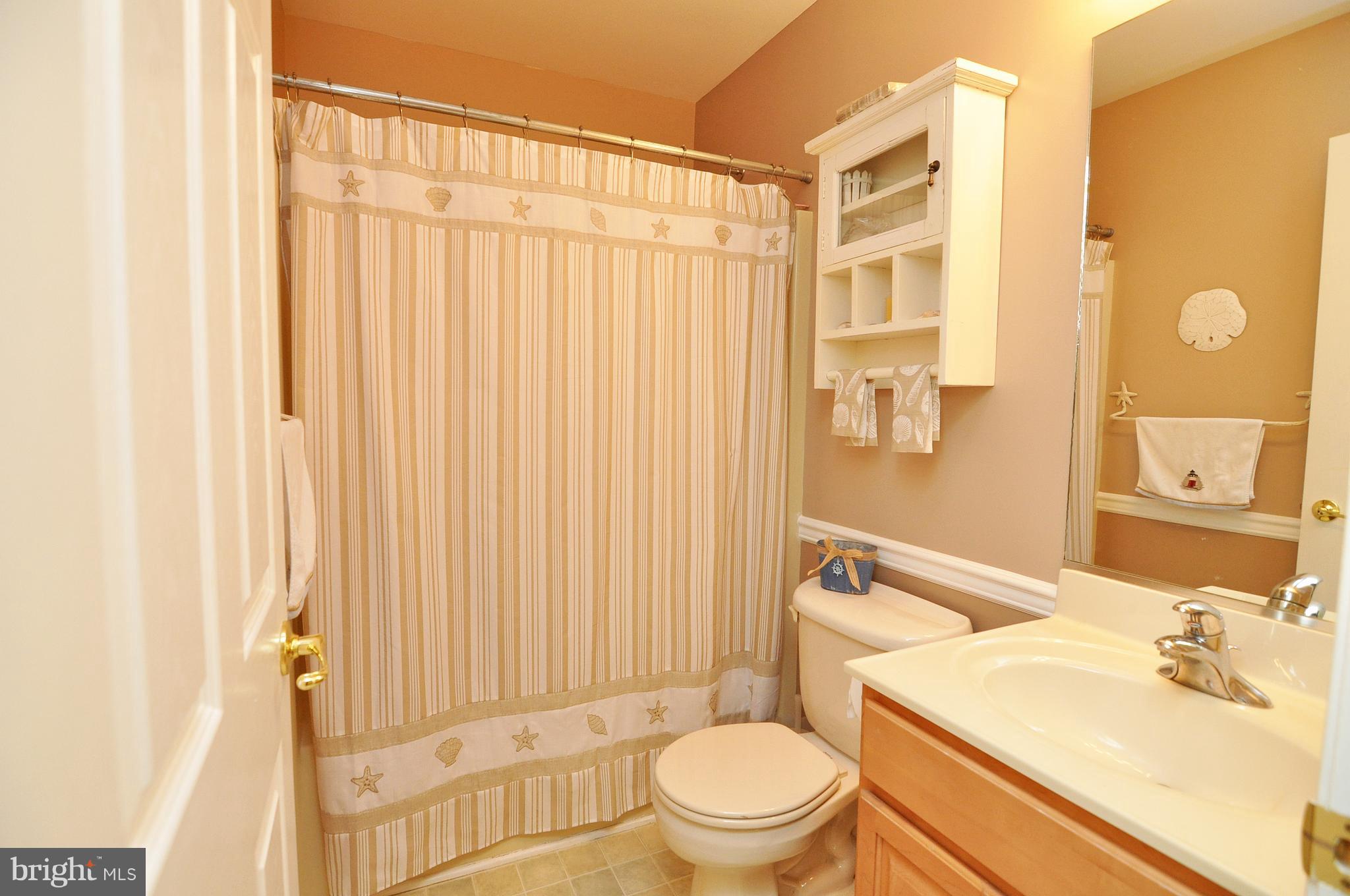 38 Harpoon Road Ocean Pines, MD 21811 - Photo 22 of 28 Second full bathroom with tub
