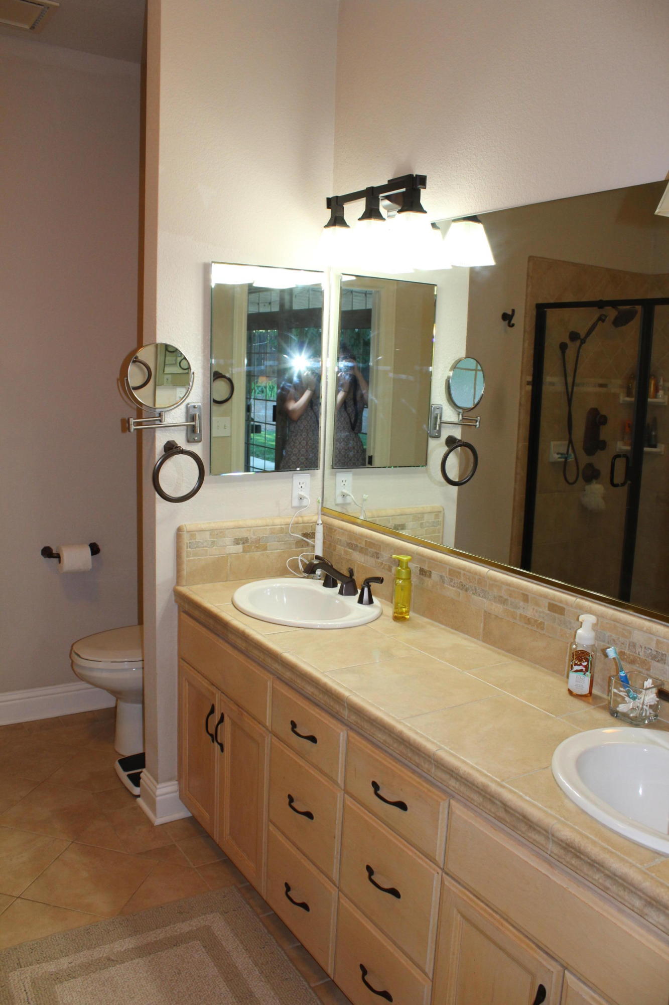 4264 Rutgers Place Redding, CA 96001 - Photo 29 of 35 master bath