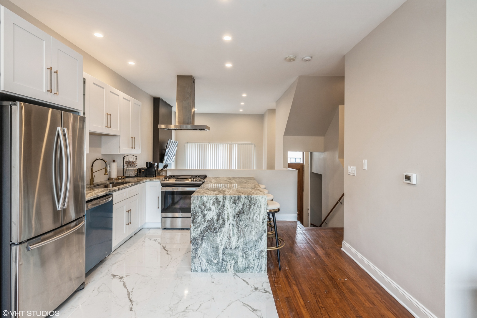 7229 South Exchange Avenue Chicago, IL 60649 - Photo 5 of 22