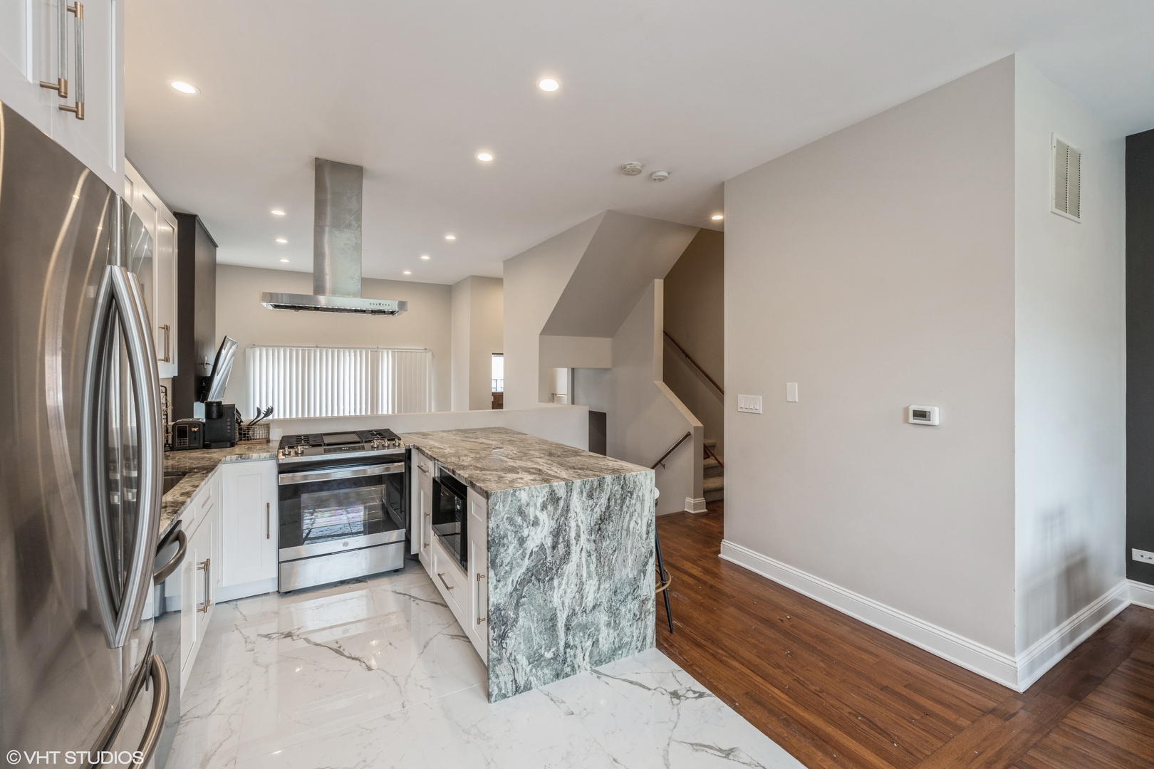 7229 South Exchange Avenue Chicago, IL 60649 - Photo 6 of 22