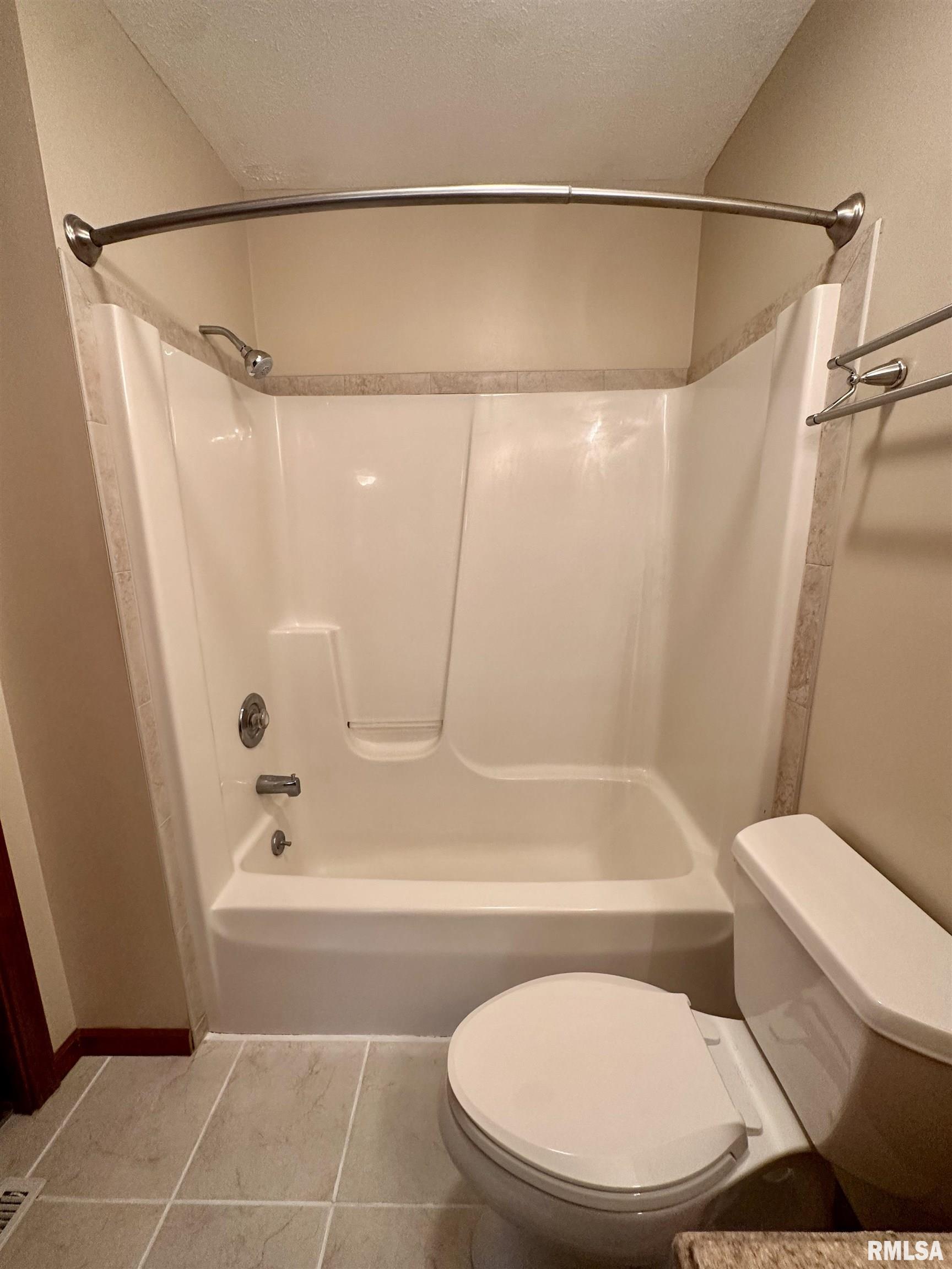 2309 Checkerberry Lane Springfield, IL 62711 - Photo 8 of 18
