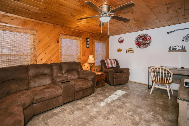 $255,000 | 111 New Vineyard Road, Farmington, ME 04938