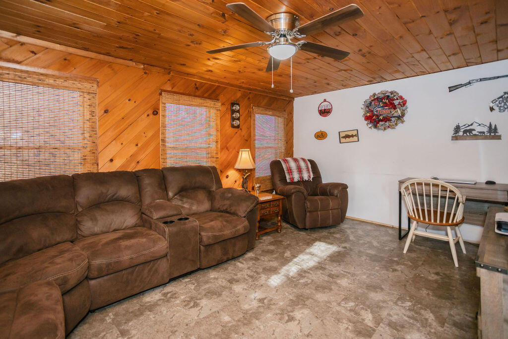 111 New Vineyard Road Farmington, ME 04938 - Photo 13 of 69 taylor-kaminsky-photo-38