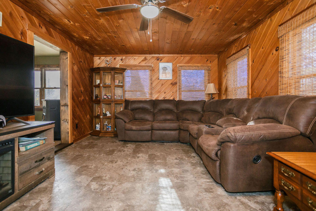 111 New Vineyard Road Farmington, ME 04938 - Photo 15 of 69 taylor-kaminsky-photo-40