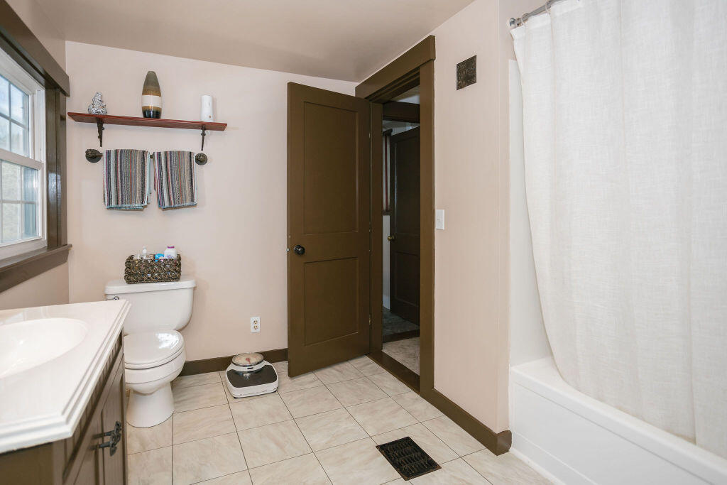 111 New Vineyard Road Farmington, ME 04938 - Photo 20 of 69 taylor-kaminsky-photo-45