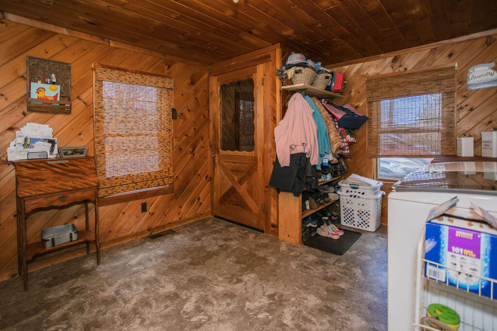 111 New Vineyard Road Farmington, ME 04938 - Photo 4 of 69 taylor-kaminsky-photo-29