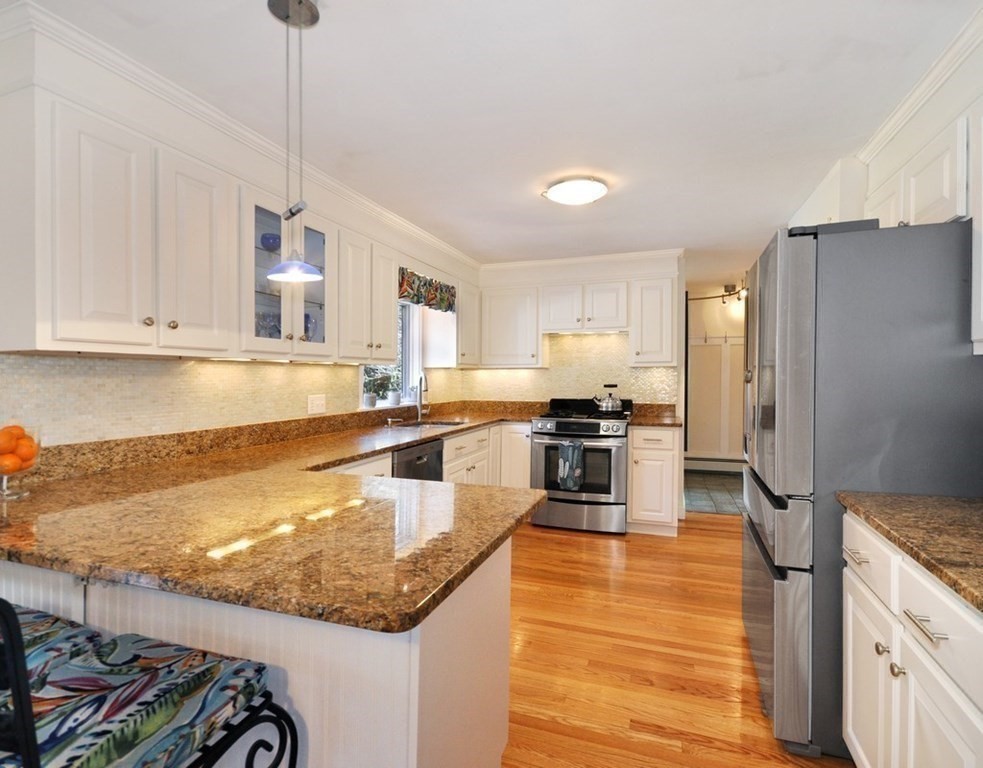 334 Powder Mill Road Concord, MA 01742 - Photo 3 of 40 Gallery Image 3