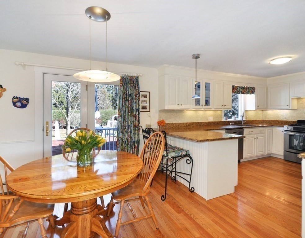 334 Powder Mill Road Concord, MA 01742 - Photo 4 of 40 Gallery Image 4