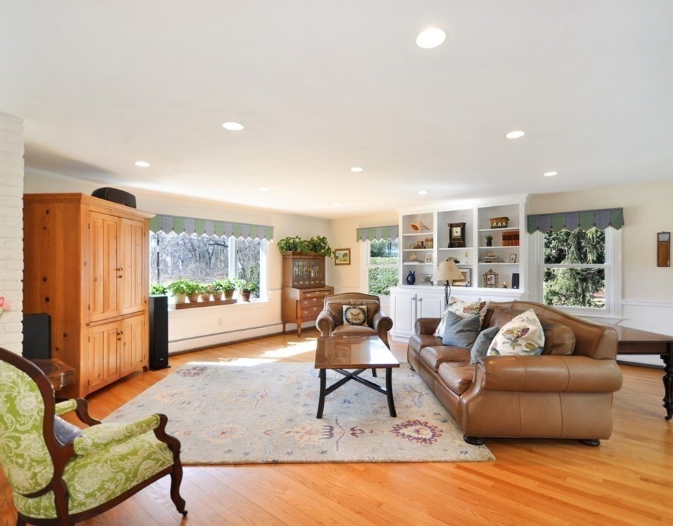 334 Powder Mill Road Concord, MA 01742 - Photo 5 of 40 Gallery Image 5