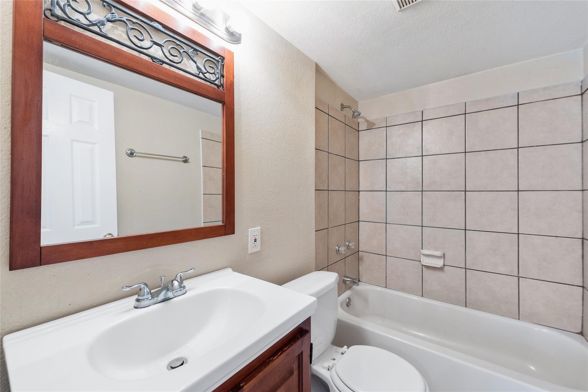 1728 Connorvale Road, Unit B Houston, TX 77039 - Photo 8 of 21