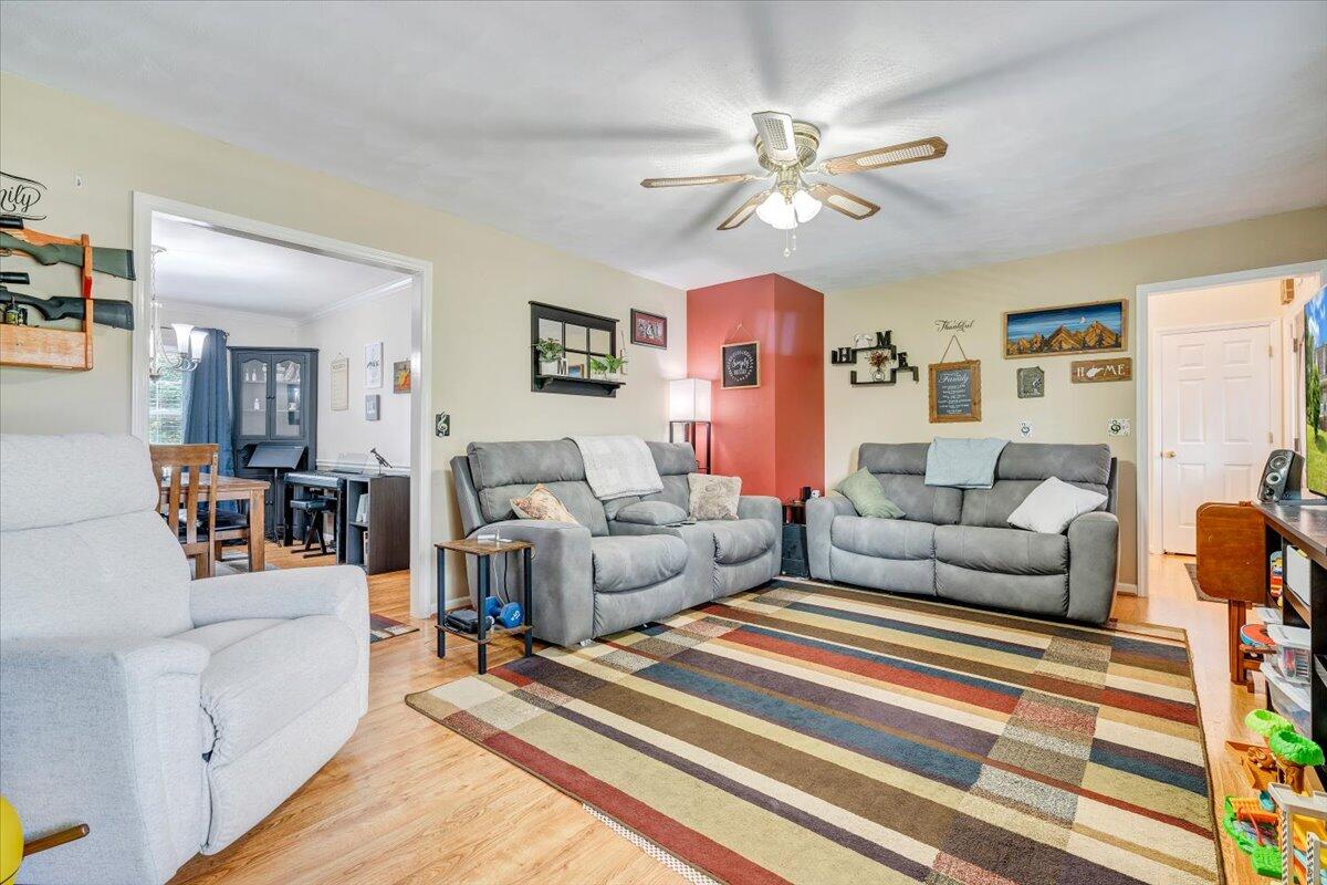 201 Jay Ridge Road Cloverdale, VA 24077 - Photo 11 of 65 11-MIB08112