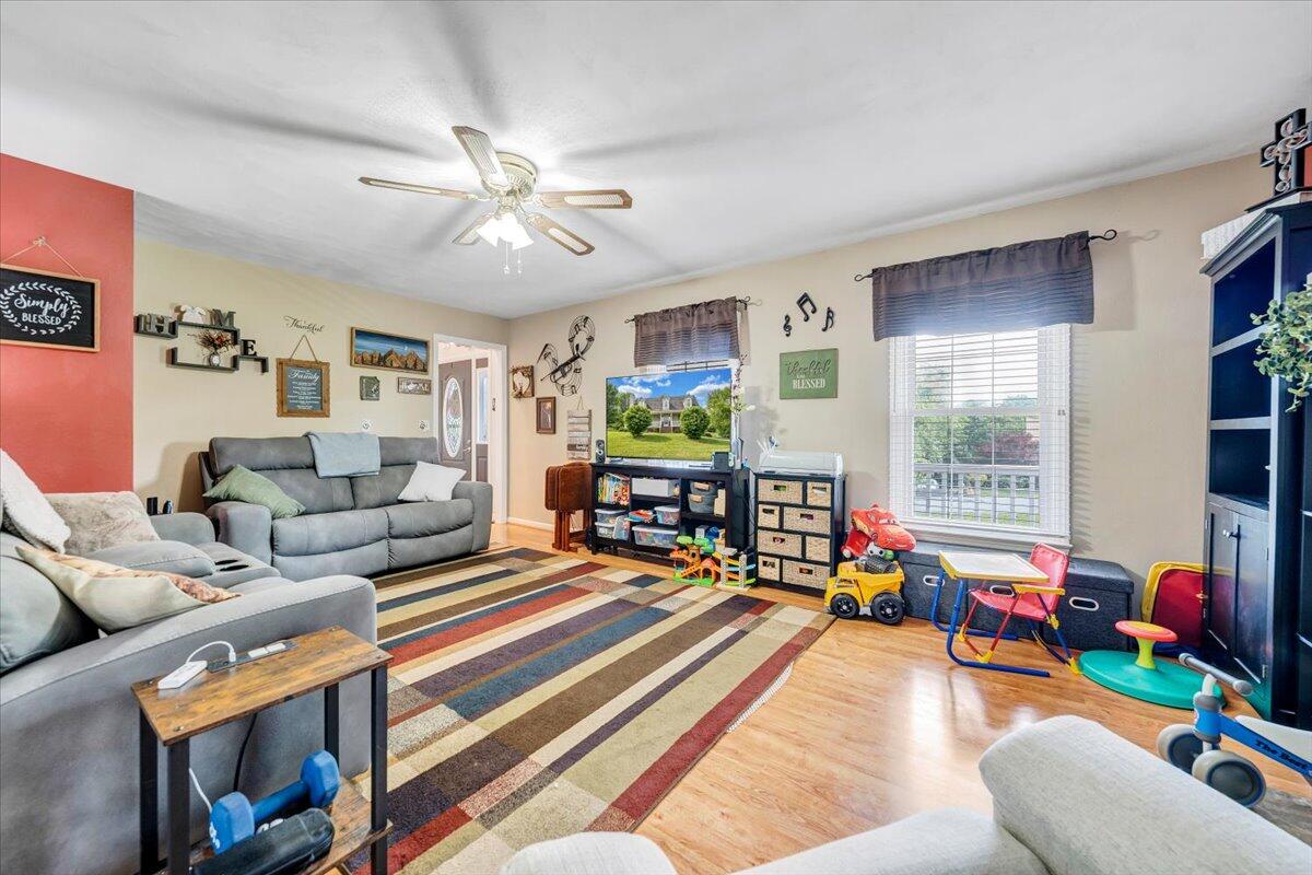 201 Jay Ridge Road Cloverdale, VA 24077 - Photo 12 of 65 12-MIB08115