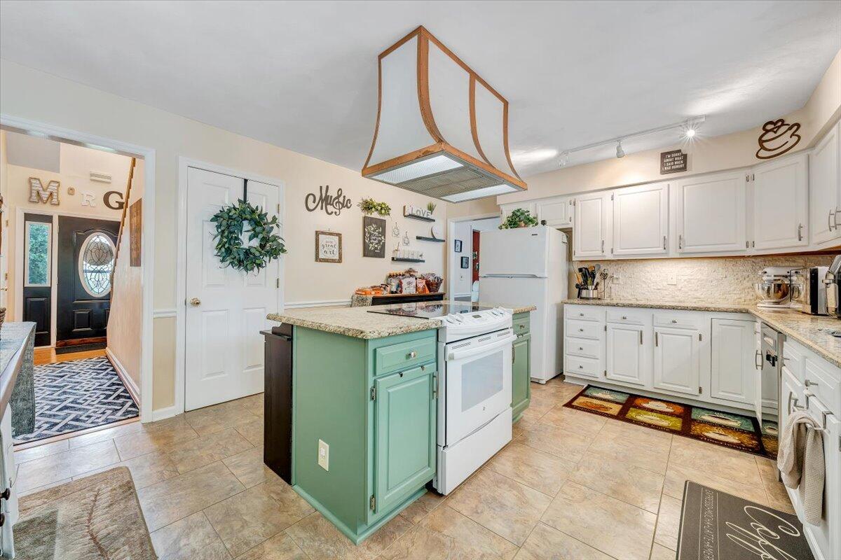 201 Jay Ridge Road Cloverdale, VA 24077 - Photo 20 of 65 20-MIB08142